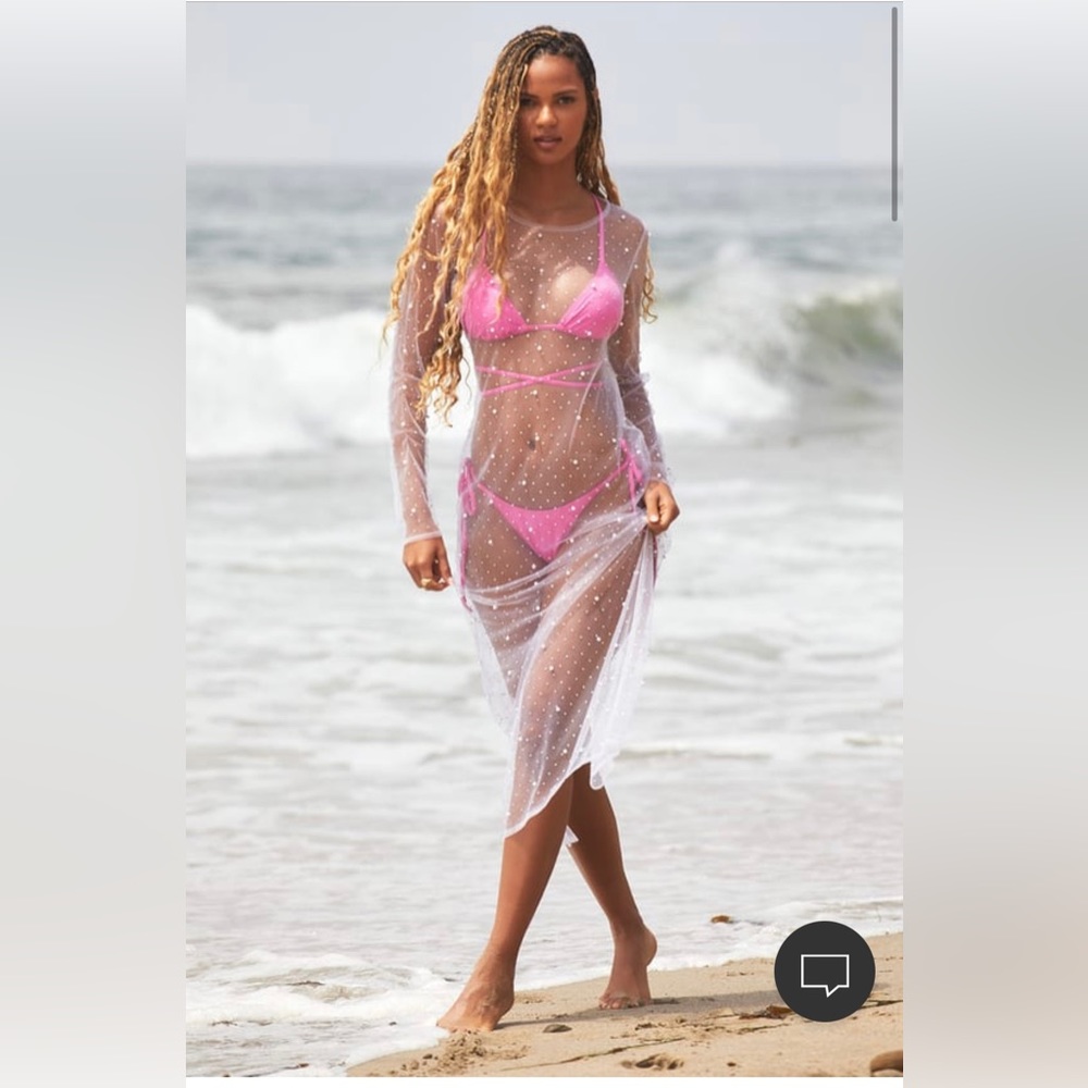 LULUs bathingsuit cover up